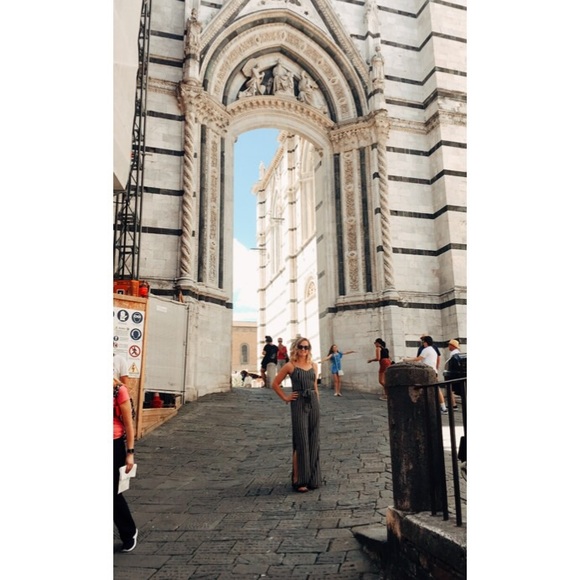 Meet your Posh Ambassador, Taylor - Picture 2 of 4